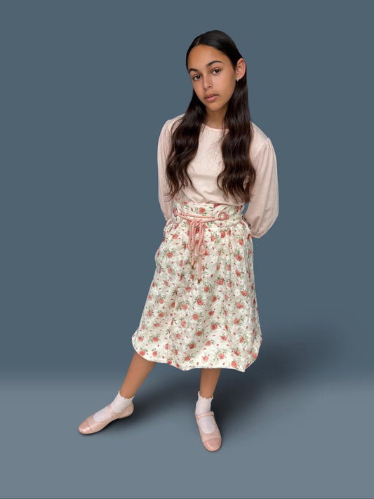 Rosebud Belted Loop Skirt